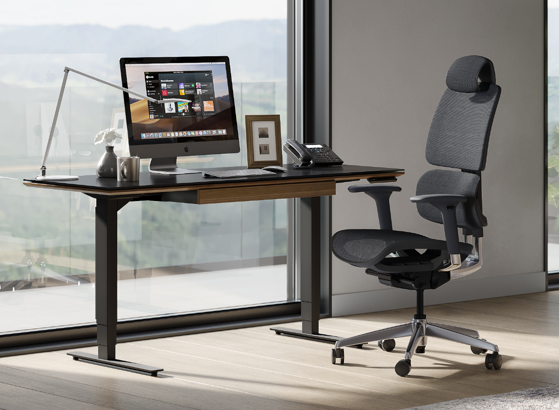 Office desks - modern and versatile